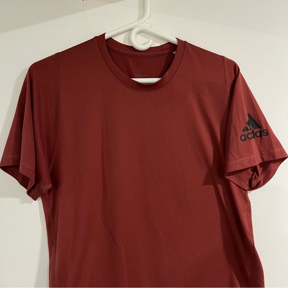 Adidas men Red workout T-Shirt size small loose fitted like new casual wear - Picture 2 of 5